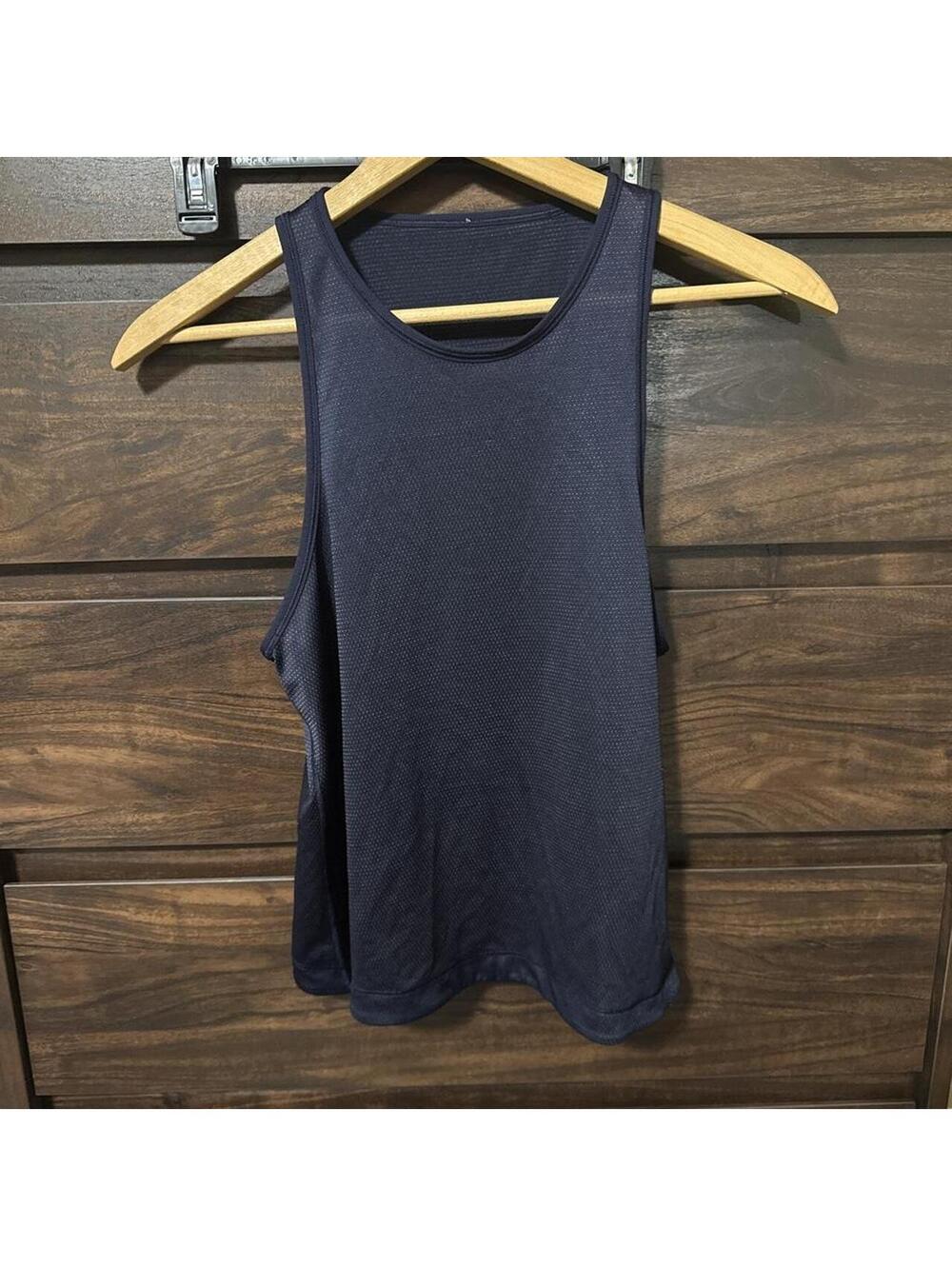 Lululemon Size M tank top